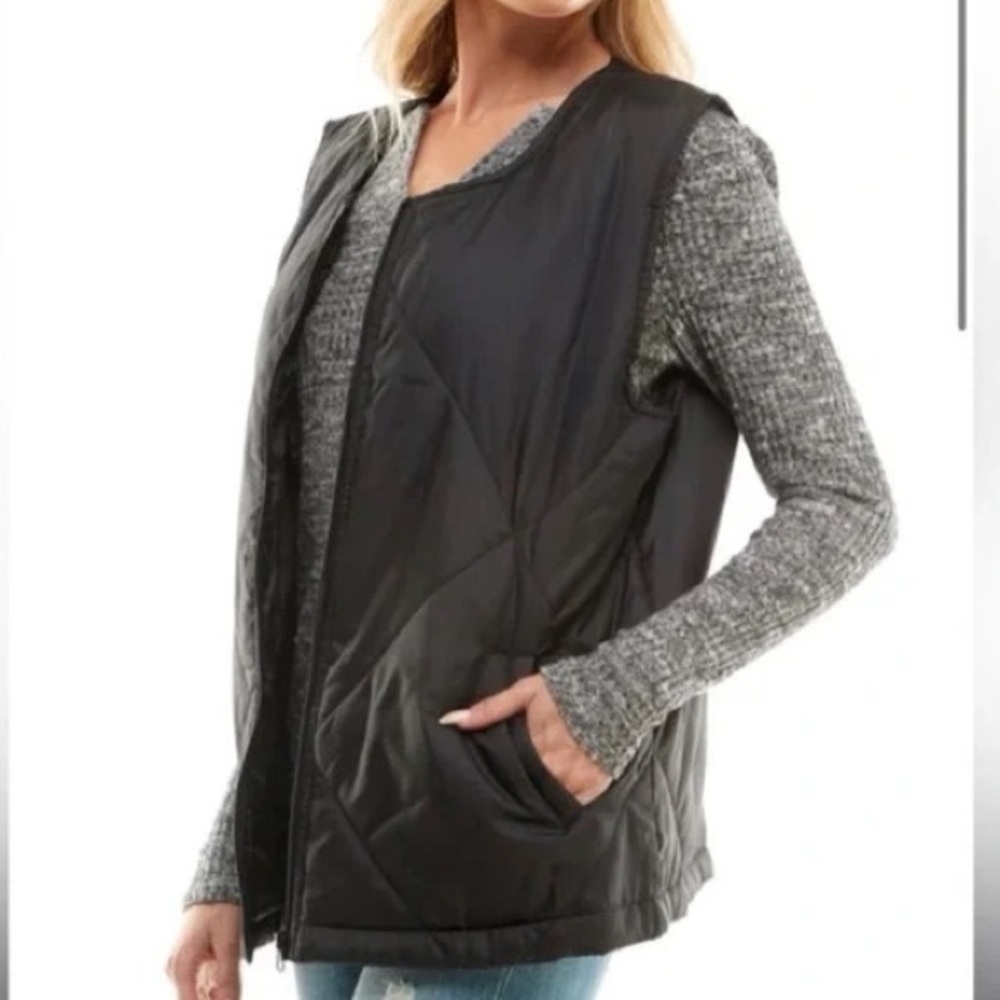 NWT - Socialite black thin puffer vest (small/medium)